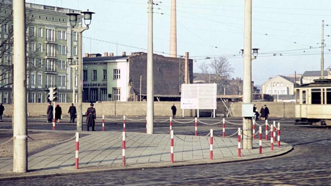 Februar 1964, Ecke Breiter Weg/Pieck-Allee mit Blick zur Münzstraße