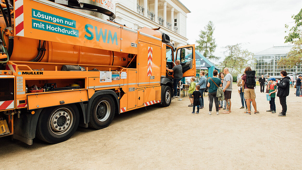 SWM Hochdruckspülfahrzeug auf der Grünen Messe