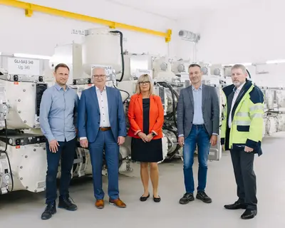 Projektleiter UW Sandtorstraße, Technischer Geschäftsführer der SWM Magdeburg, Oberbürgermeisterin der Landeshauptstadt Magdeburg, Bereichsleiter Netzmanagement der Netze Magdeburg GmbH, Geschäftsführer der Netze Magdeburg GmbH bei der Inbetriebnahme des Umspannwerkers Sandtorstraße