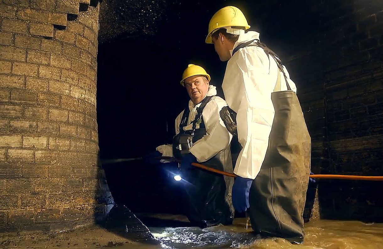 Unser Azubi Felix berichtet von seiner Ausbildung zur Fachkraft für Abwassertechnik (m/w). Video von unserem Azubi Felix, der von seiner Ausbildung zur Fachkraft für Abwassertechnik (m/w) berichtet.