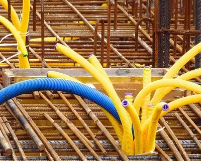 Leerrohre auf Baustelle