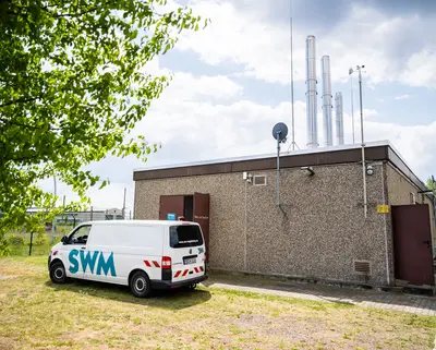 Gasdruckregelstation in Magdeburg mit SWM Auto davor