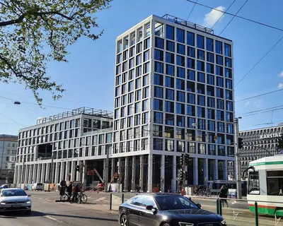 Straßenansicht vom neuen Blauen Bock