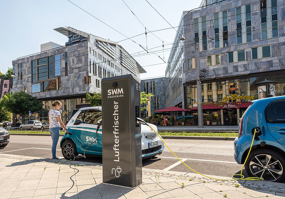 SWM Ladesäule in der Magdeburger Innenstadt SWM Ladesäule in der Magdeburger Innenstadt