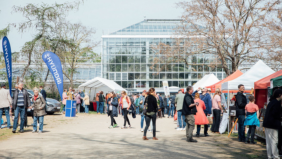 Messetreiben auf der Grünen Messe bei Gruson