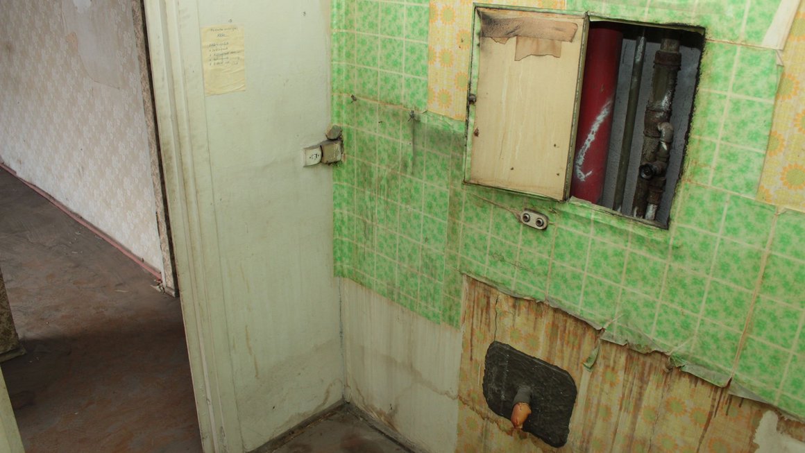 Blick auf alte Anschlüsse im alten Blauen Bock