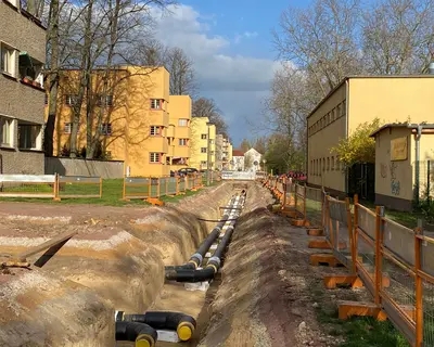 Blick auf die Fernwärme-Baustelle in der Pappelallee