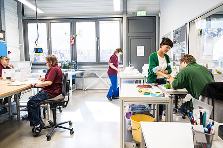 Arbeitsalltag in der Nähwerkstatt der Lebenshilfe Magdeburg