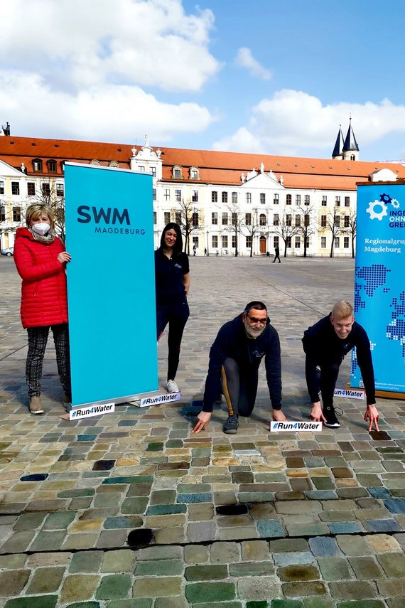 Run4Water Sponsoringfoto SWM Magdeburg und Ingenieure ohne Grenzen
