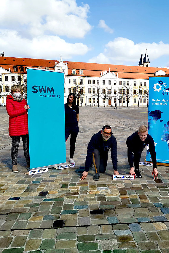 Run4Water Sponsoringfoto SWM Magdeburg und Ingenieure ohne Grenzen