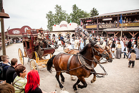 Wild-Western-Vorstellung in der Westernstadt Pullman-City